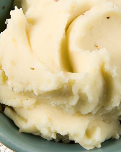 Creamy Dairy-Free Mashed Potatoes: A Smooth, Delicious Twist