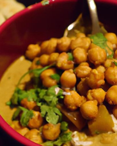 Creamy Coconut Chickpea Curry: A Flavorful Vegan Delight