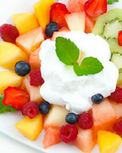 Refreshing Fruit Salad with Cool Whip: A Creamy Delight