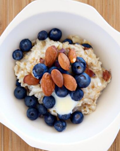 Morning Boost: Quinoa Porridge with Almonds & Blueberries