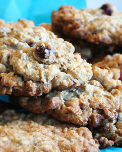 Bake Delight: Classic Quaker Oats Oatmeal Raisin Cookie