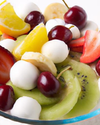 Refreshing Fruit Salad with Cool Whip: A Sweet Twist
